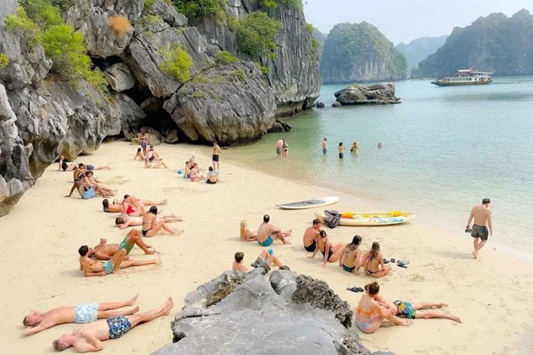 How to Plan the Perfect Halong Bay and Lan Ha Bay Vacation in 2026